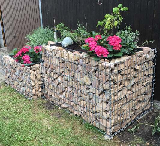 Högbädd, fyrkantig 130 cm x 80 cm x 80 cm (L x H x D), maskstorlek 5 x 10 cm, väggtjocklek 10 cm